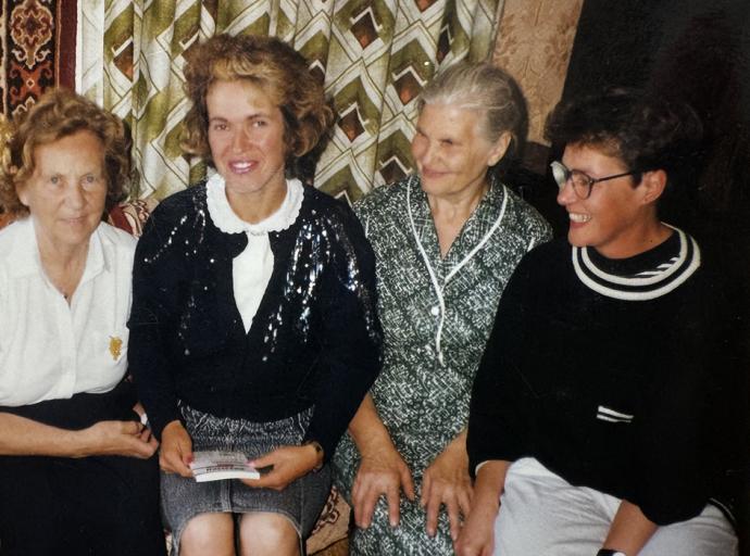 Помнить время и людей